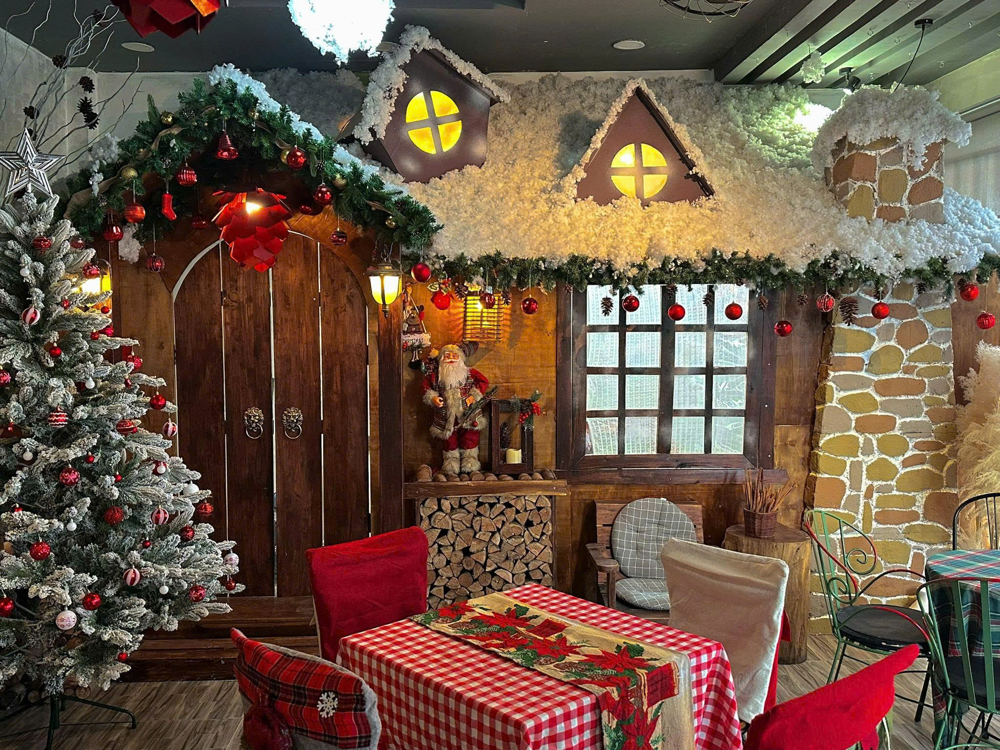 Sang nhượng quán cà phê góc 2 mặt tiền đường Gò Dầu, Tân Phú