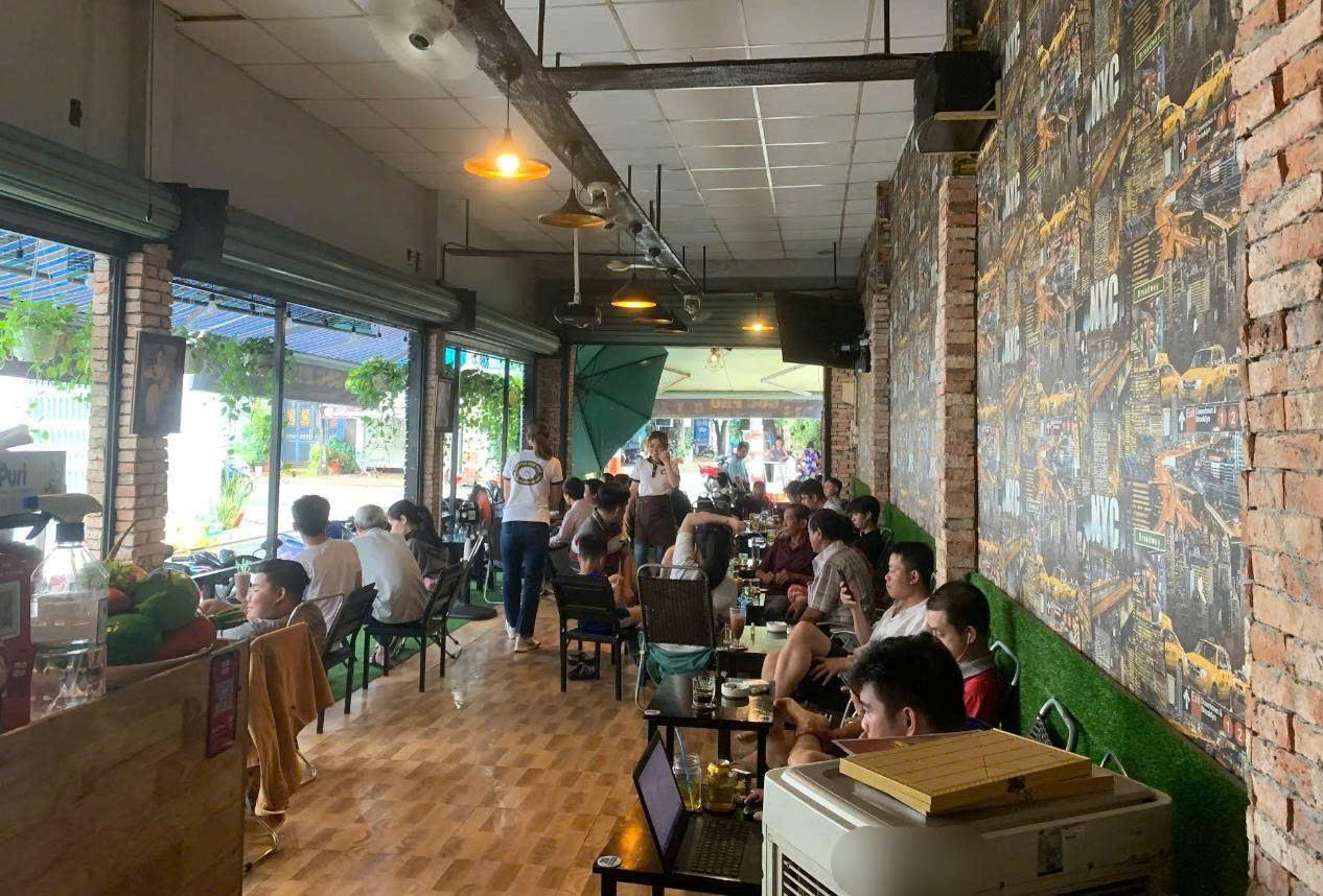 Sang quán cà phê góc 2 mặt tiền – ngã tư chung cư Vườn Lài, Tân Phú