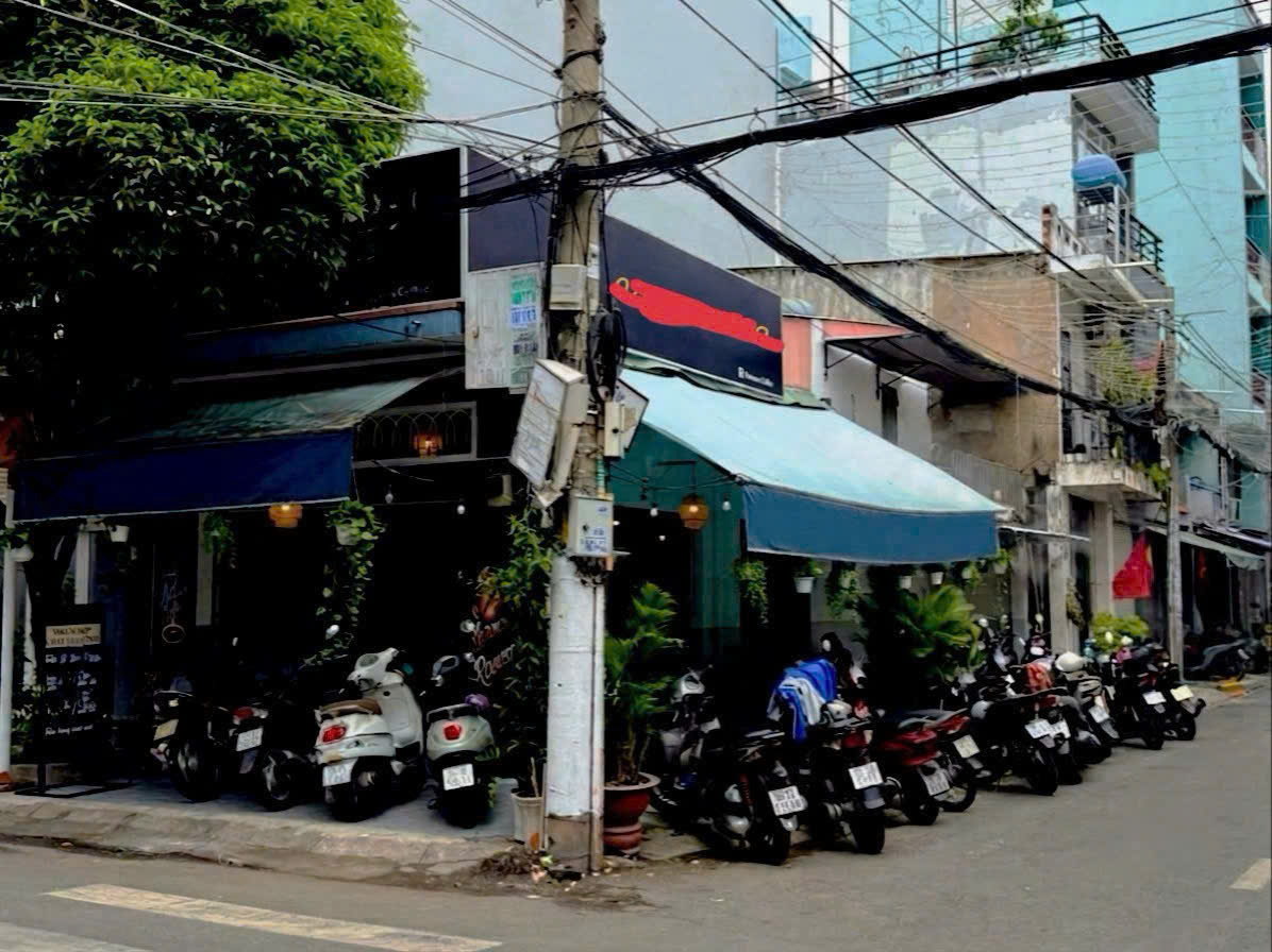 Sang quán cafe góc 2 mặt tiền – nhà nguyên căn tại Phú Thọ Hòa, Tân Phú