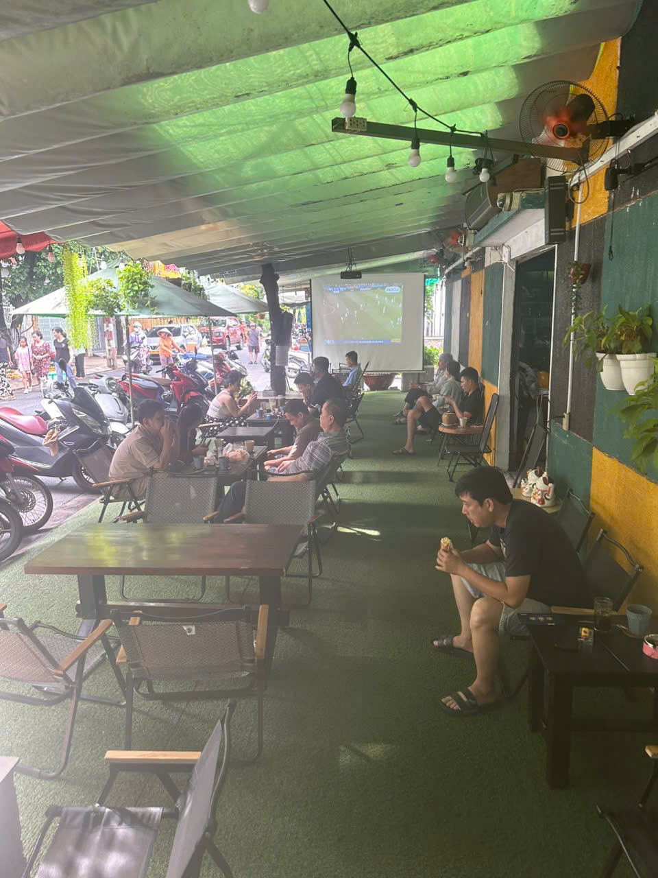 Sang quán cafe mặt tiền chung cư – Phú Thọ Hoà, Tân Phú