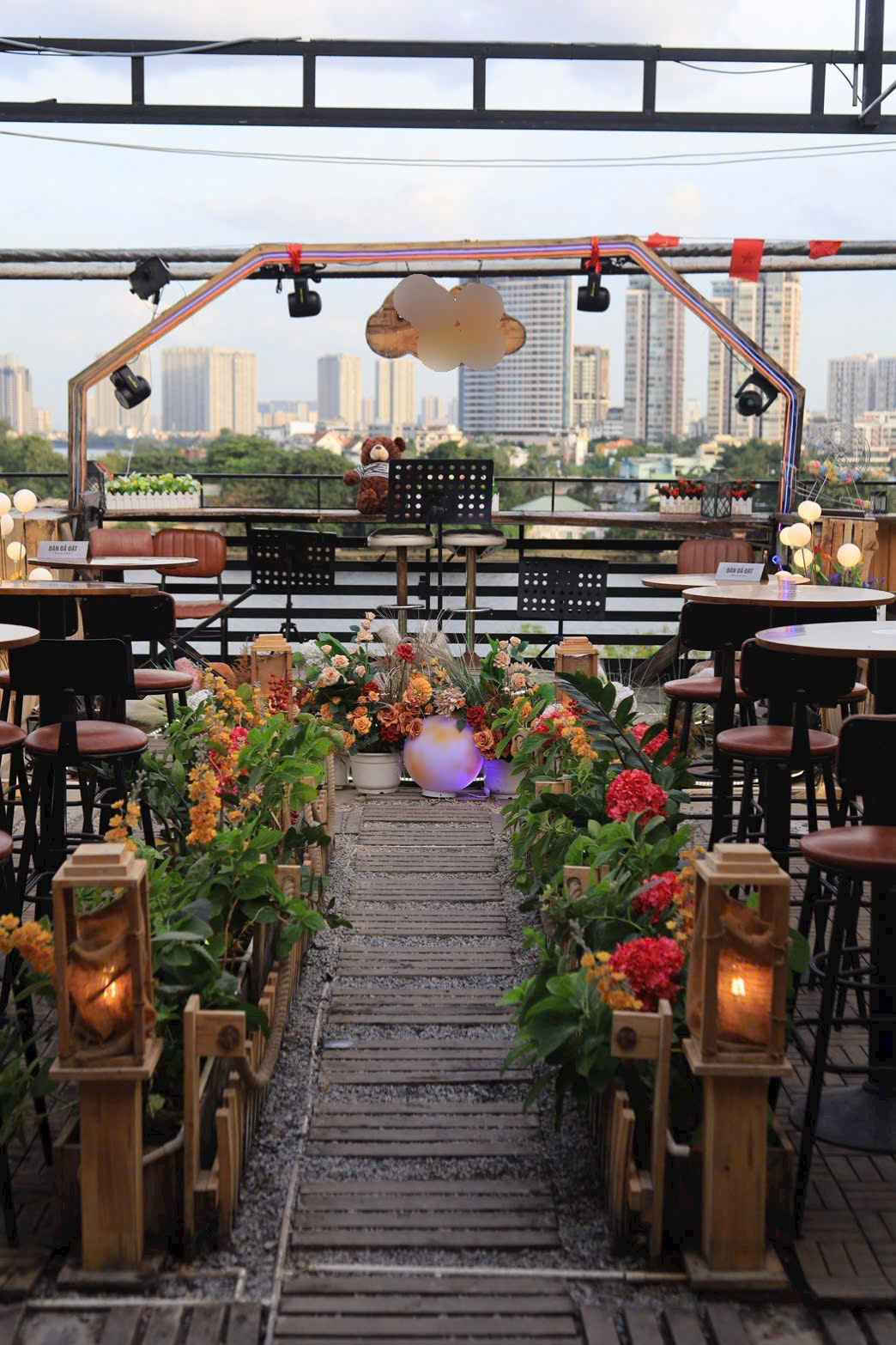Sang quán cà phê Rooftop view sông – ngắm trọn Landmark 81 Hiệp Bình, Thủ Đức
