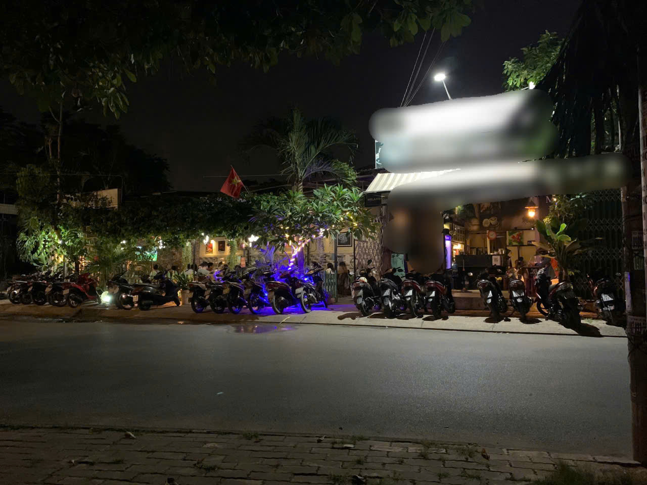 SANG QUÁN CAFE MẶT TIỀN ĐƯỜNG – P. LINH TRUNG, THỦ ĐỨC 