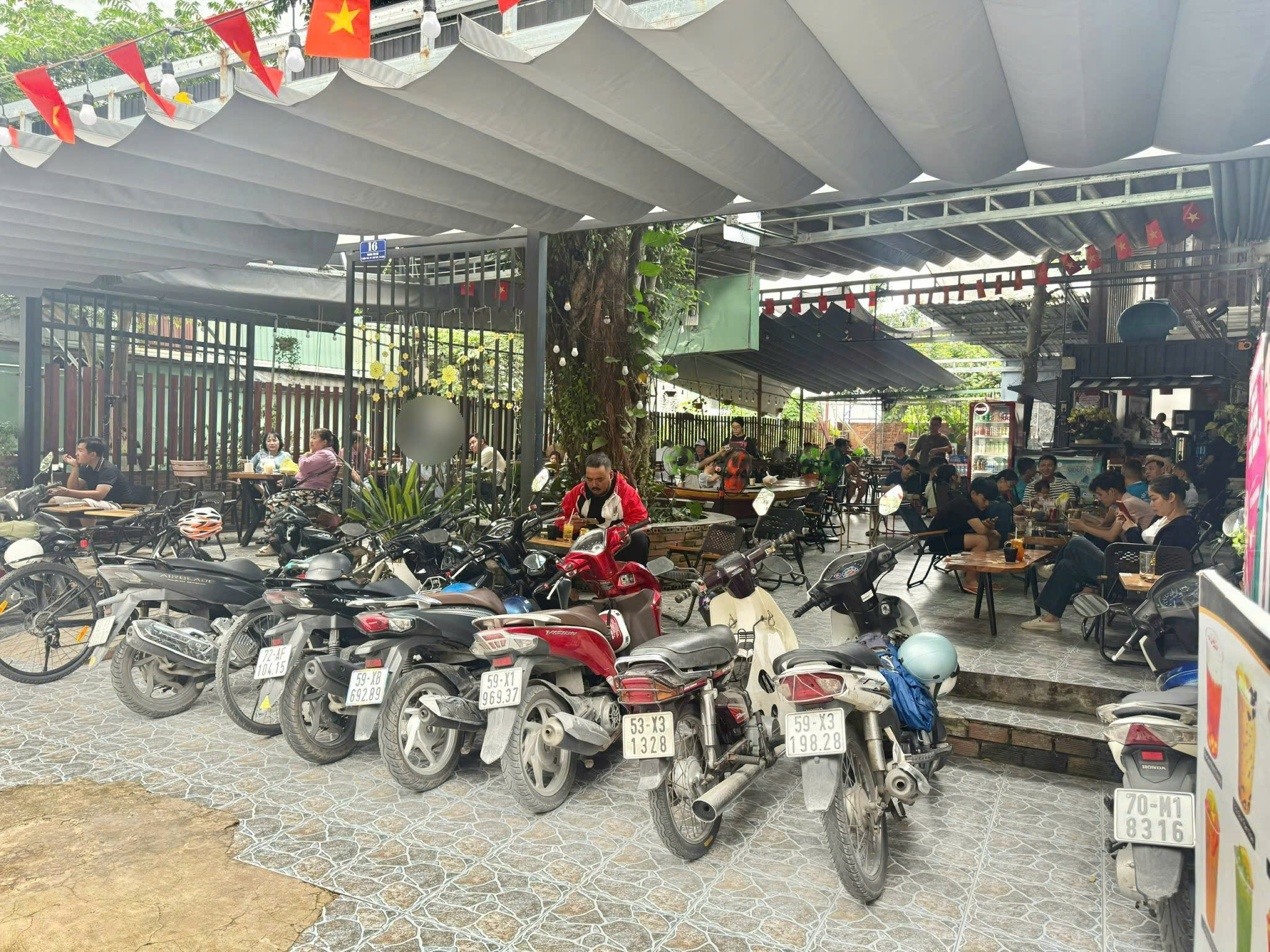 Sang quán cafe góc 2 mặt tiền Tăng Nhơn Phú, Thủ Đức