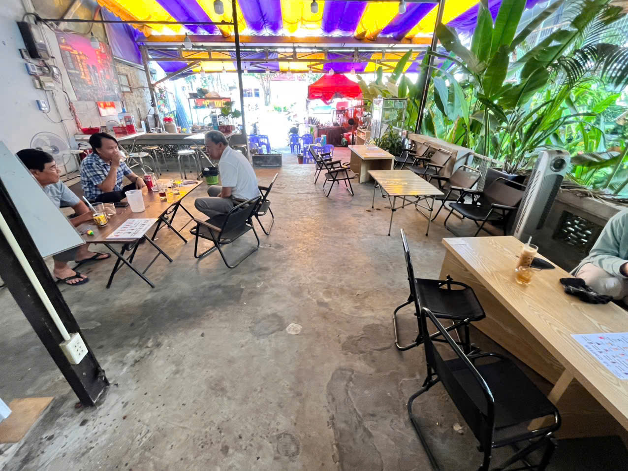 Sang quán cafe không gian thoáng mặt tiền đường An Phú, Quận 2 