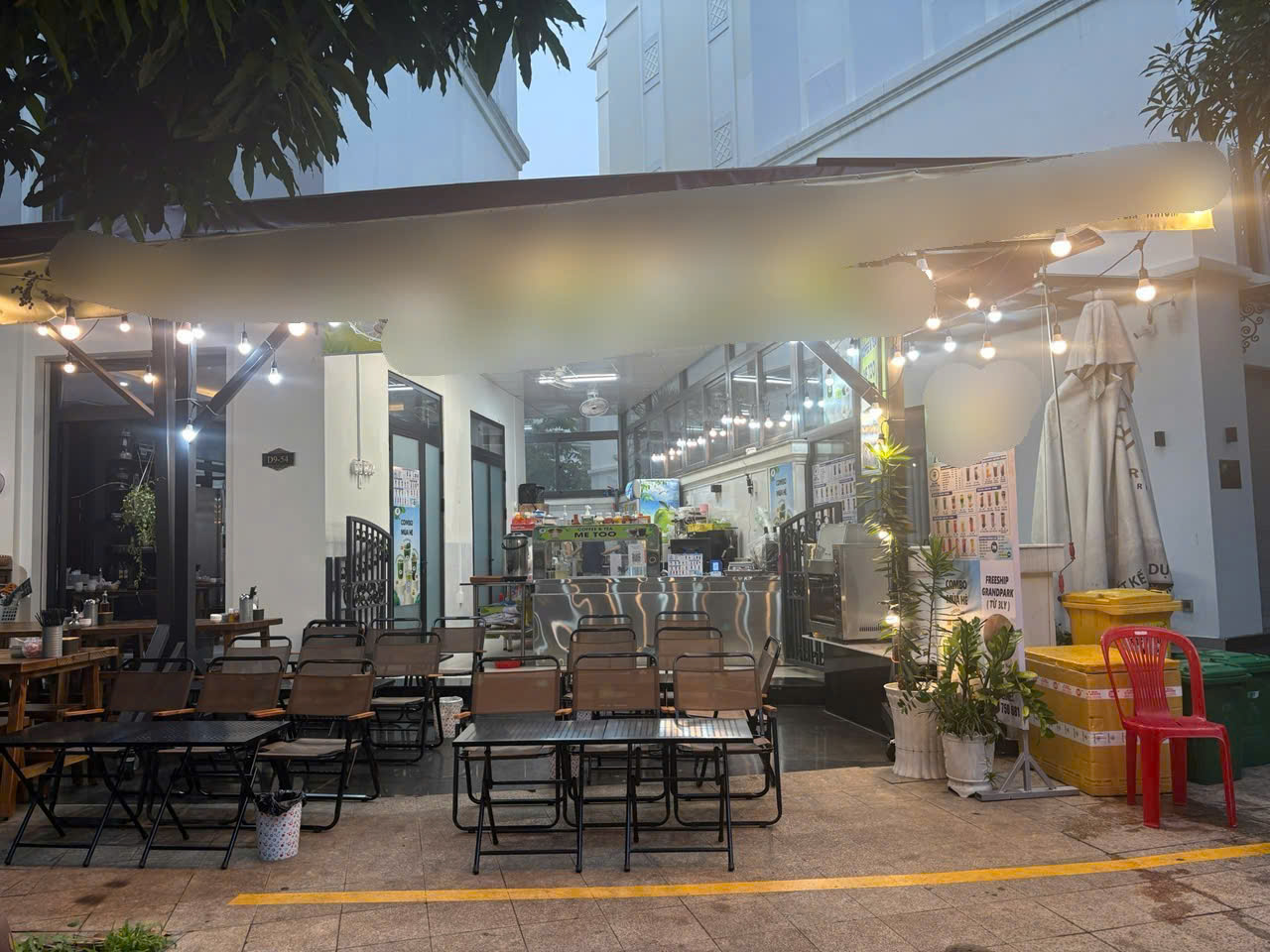 Sang lại quán cà phê tại khu Vinhomes Grand Park, Quận 9