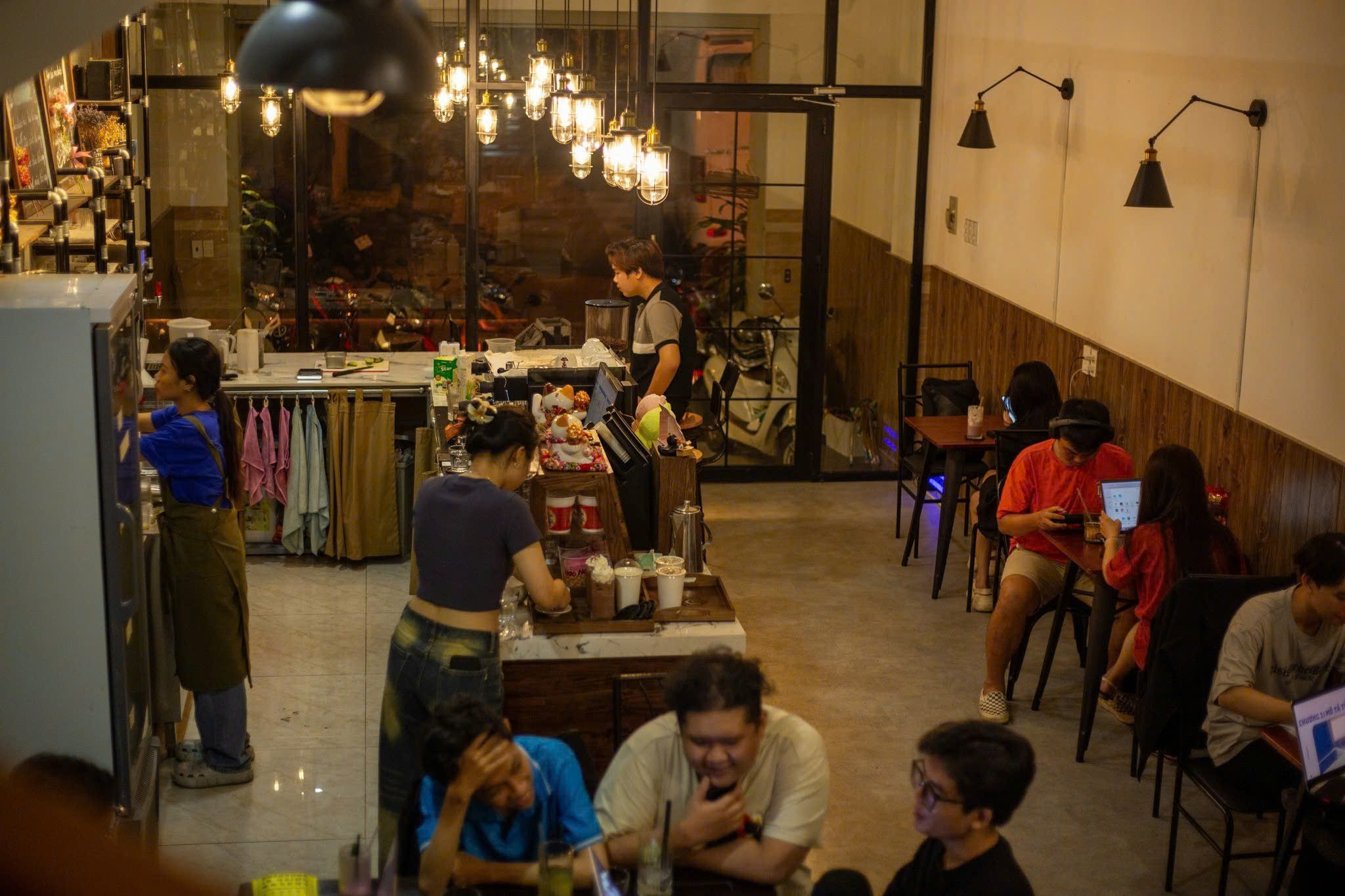 Sang quán cafe workspace mặt tiền, Tăng Nhơn Phú A, Thủ Đức