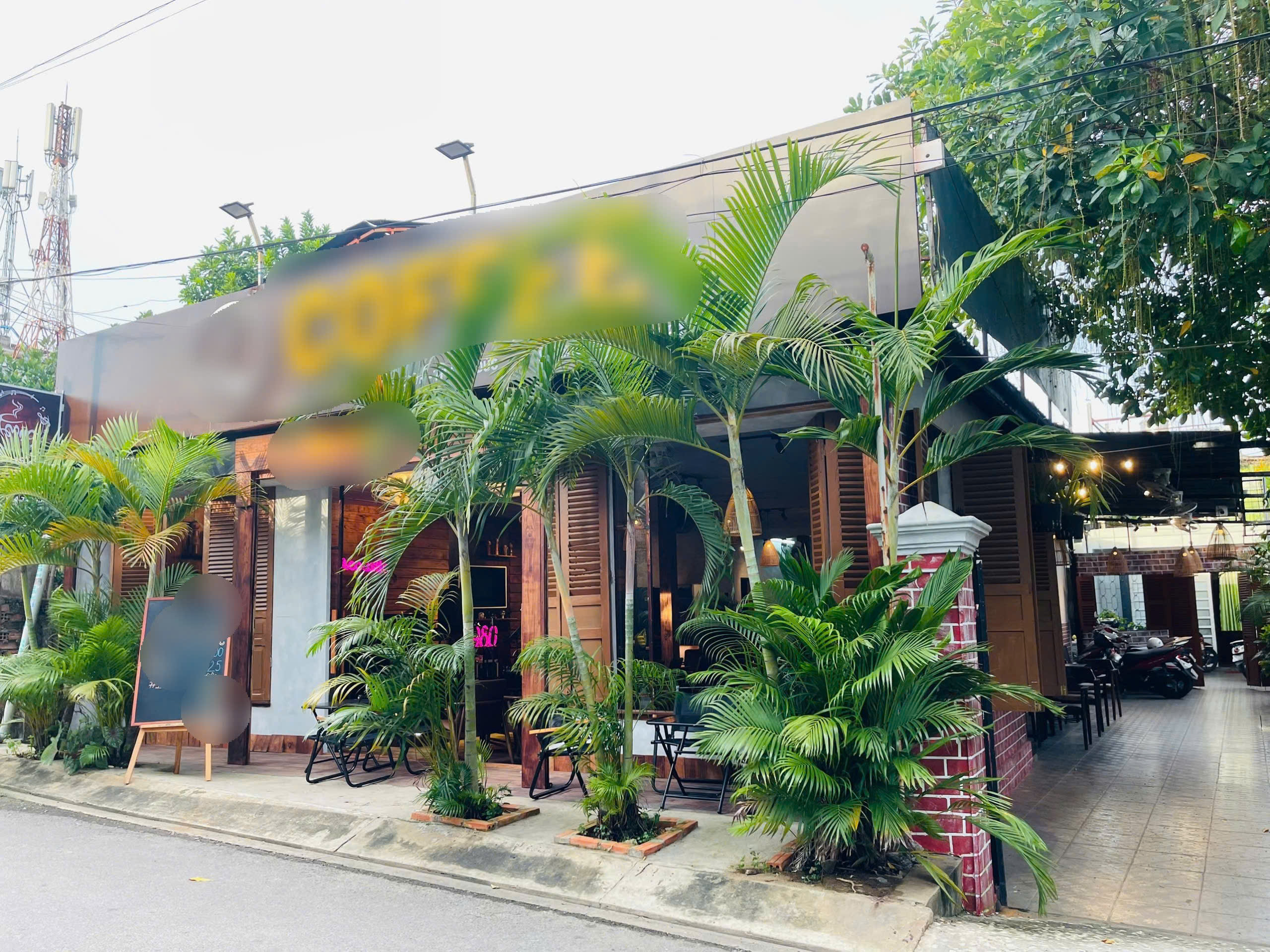 Sang quán cafe acoustic, Long Thạnh Mỹ, TP Thủ Đức