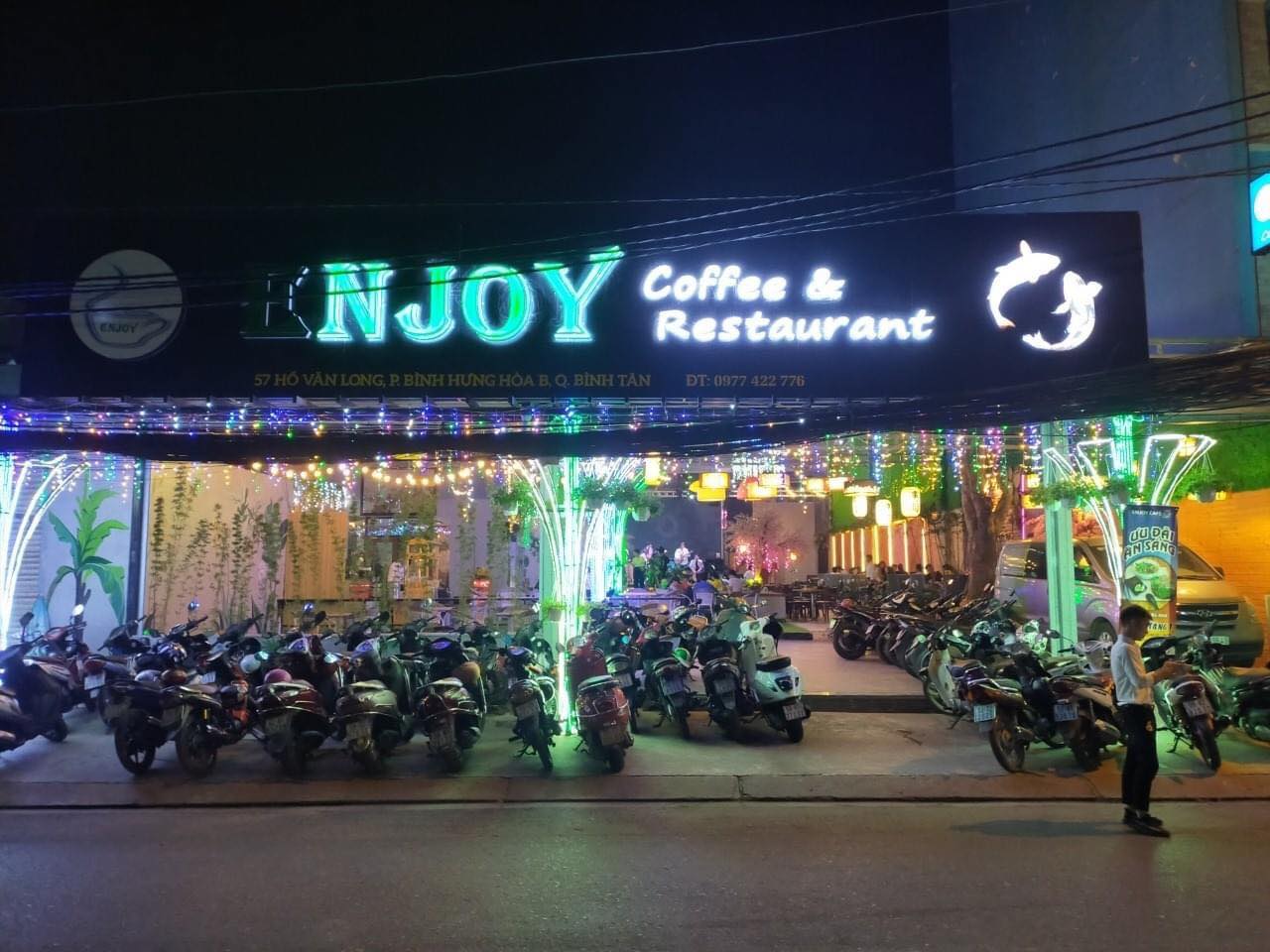 Sang quán cafe cá koi Bình Tân
