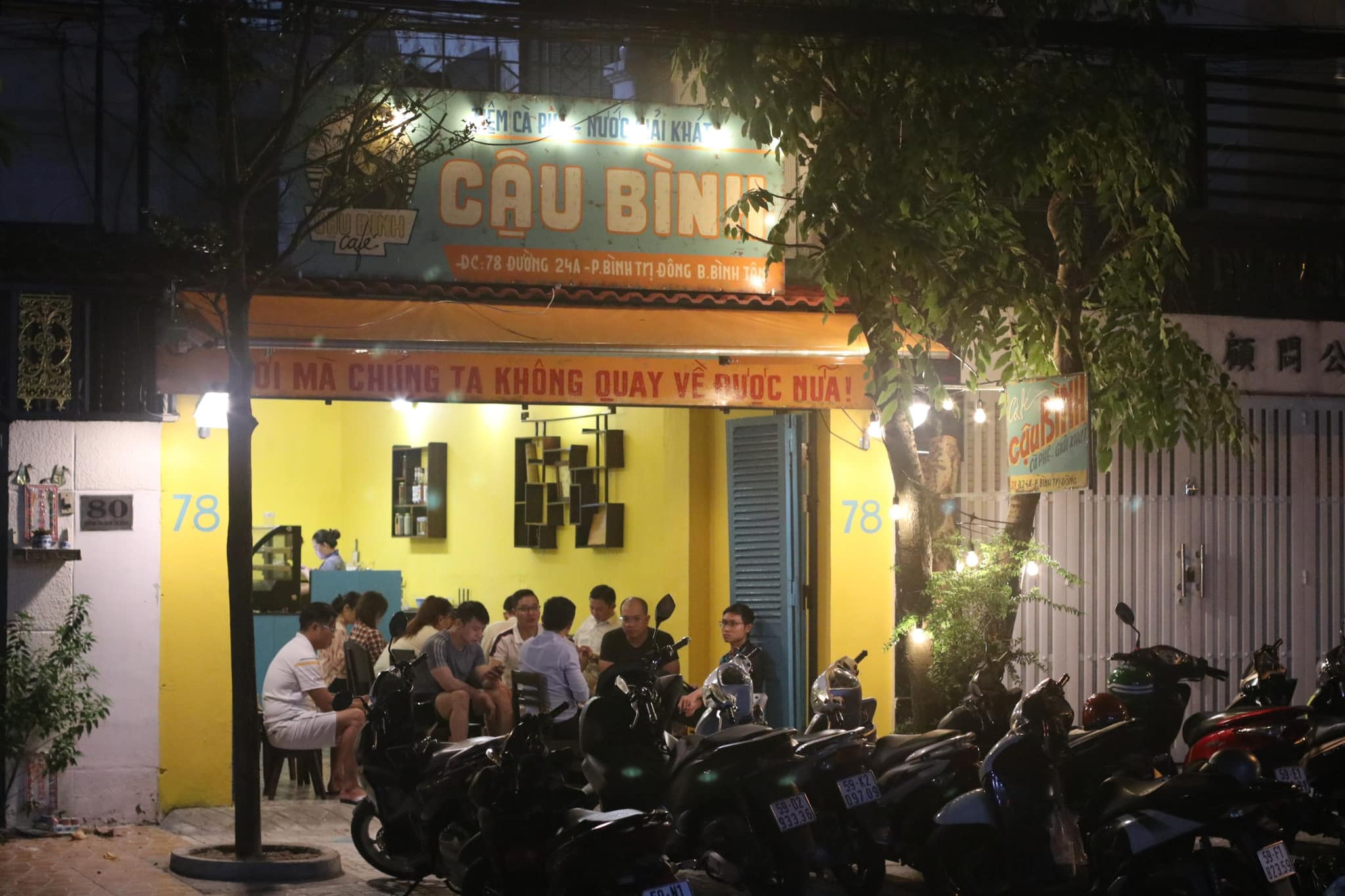 Sang lại quán cà phê phong cách cổ xưa Bình Tân
