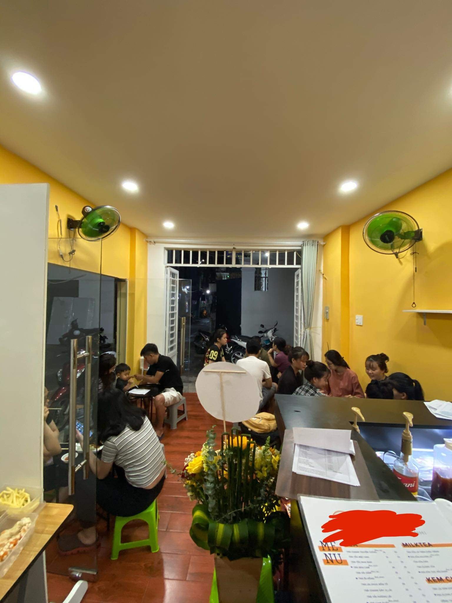 Sang quán trà tranh quận Binh Thạnh