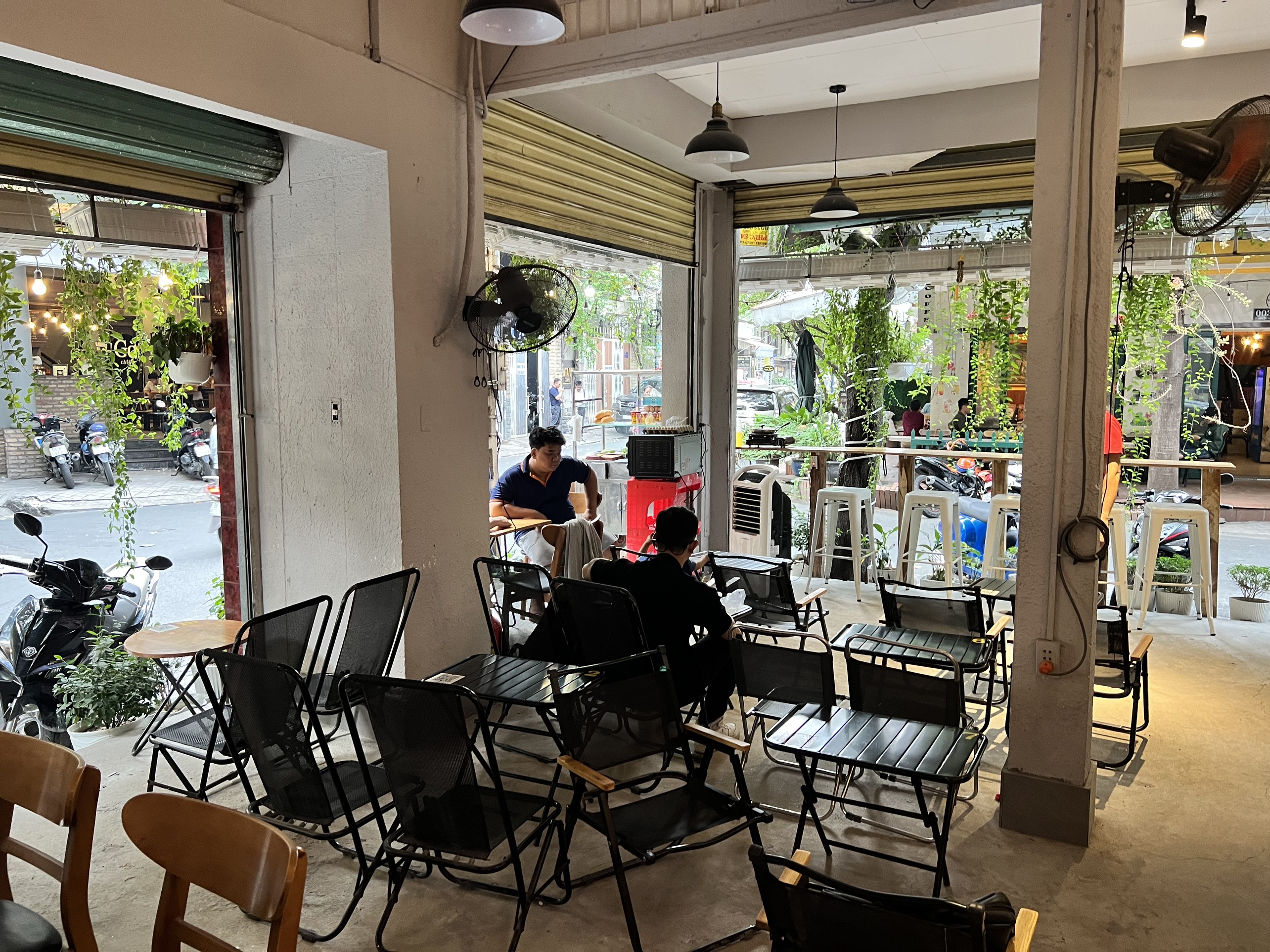 Sang quán caffe góc 2 mt k300 ở Tân Bình