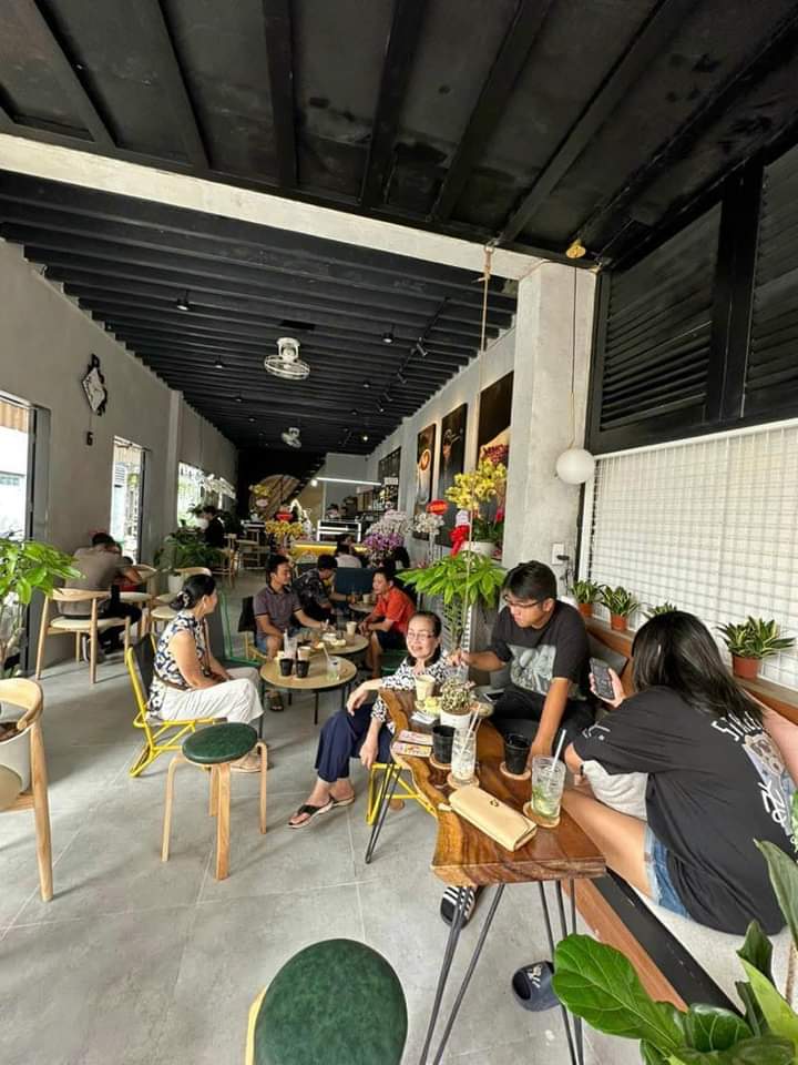 Sang Quán cafe góc 2 mặt tiền, Quận Tân Phú 